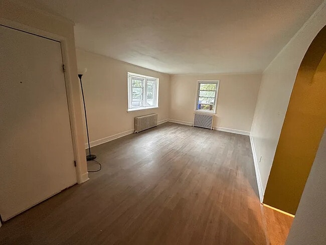 Building Photo - 158 Edgemere Ave
