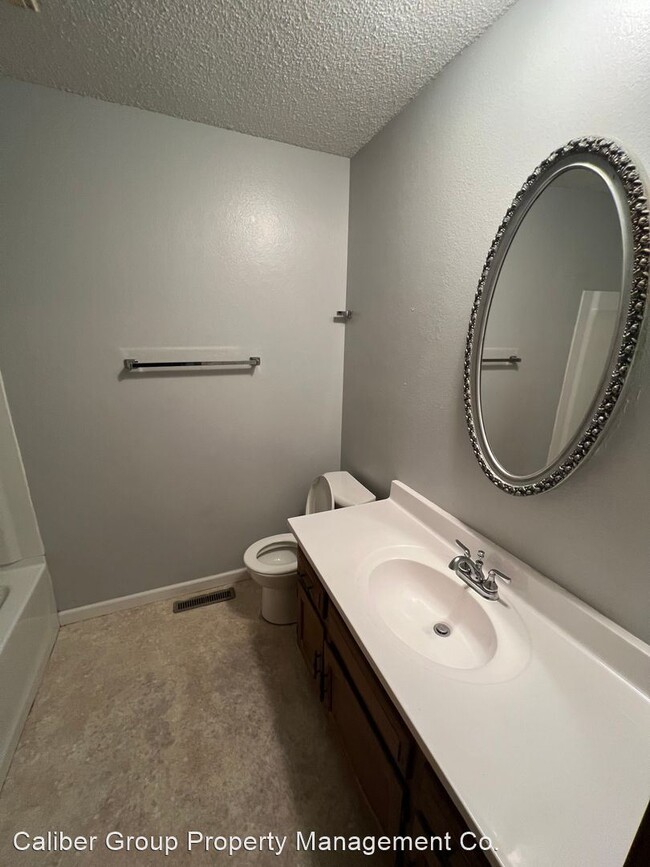 Building Photo - 2 br, 2 bath House - 736 Olympic
