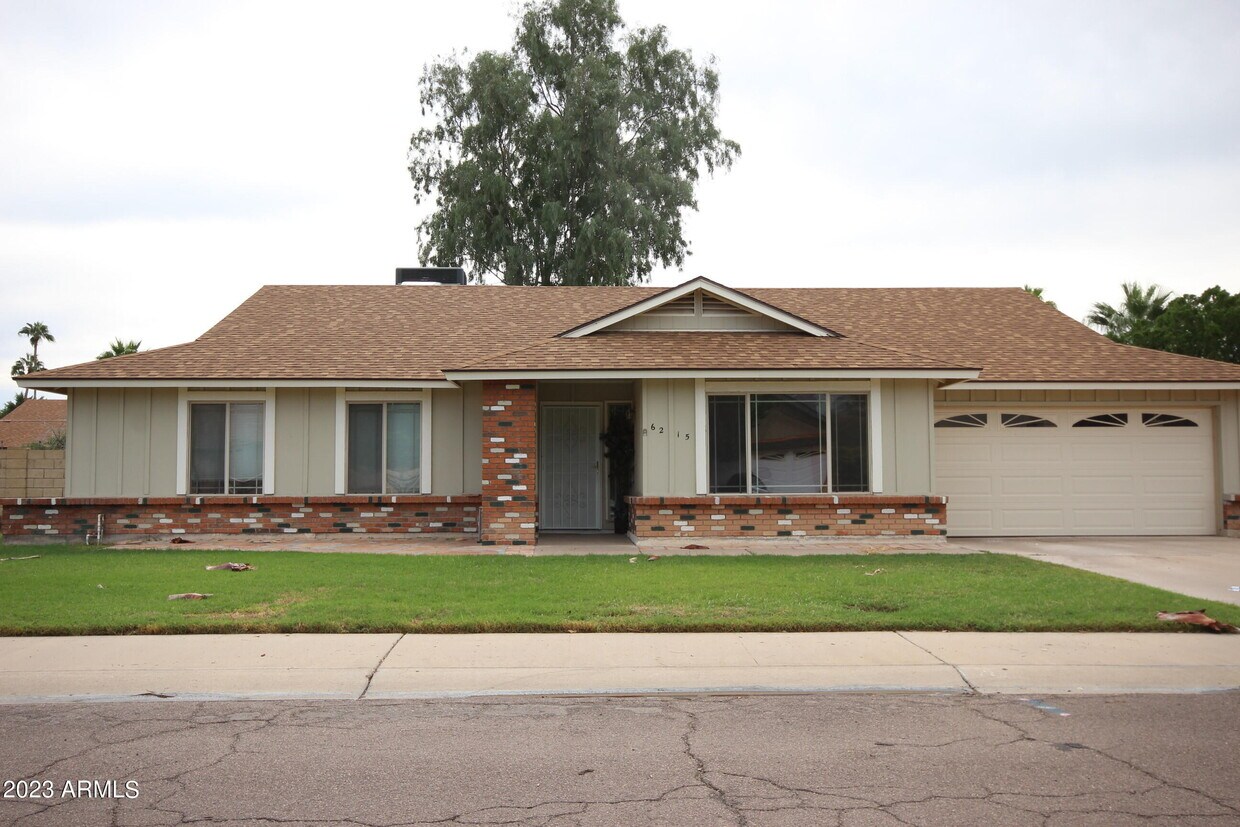 6215 W Desert Hills Dr, Glendale, AZ 85304 House for Rent in Glendale