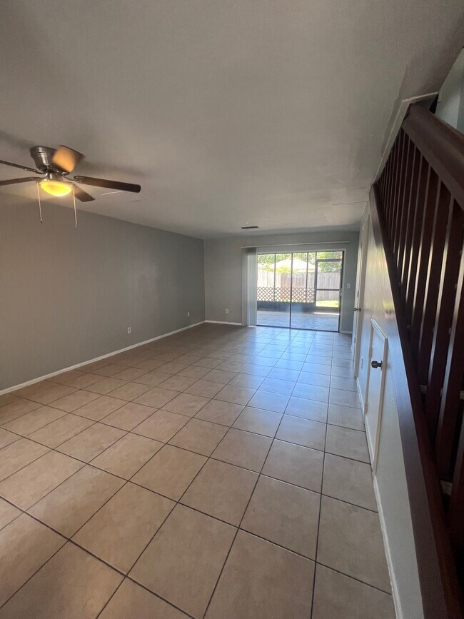 Building Photo - 2820 S Pines Dr