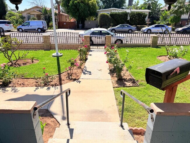 Foto del edificio - Beautifully Remodeled 4 Bed / 2.5 Bath Home for Rent – National City (ADA Friendly)