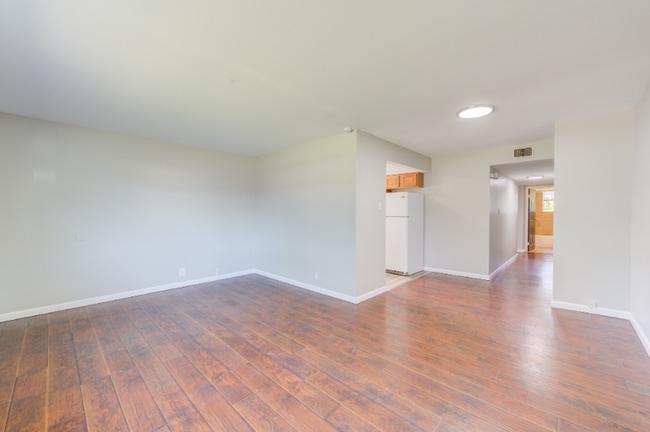 Foto del edificio - 10768 Tropic Dr