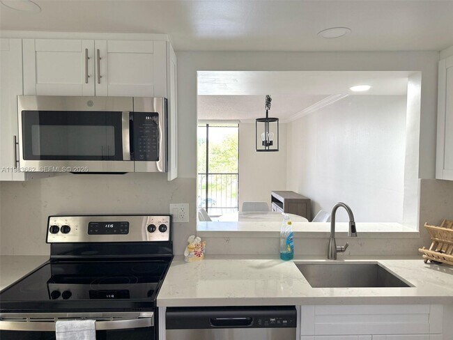 Foto del edificio - 8075 SW 107th Ave