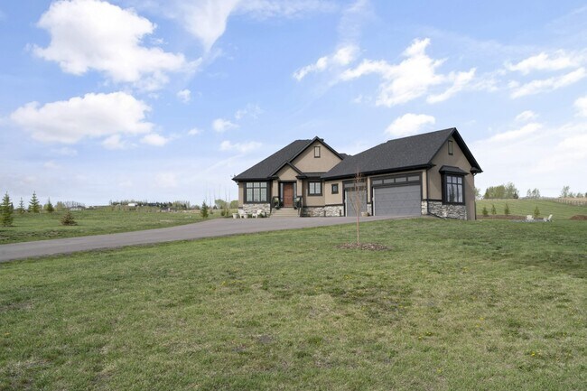 Photo du bâtiment - 48140-48279 279 Ave E