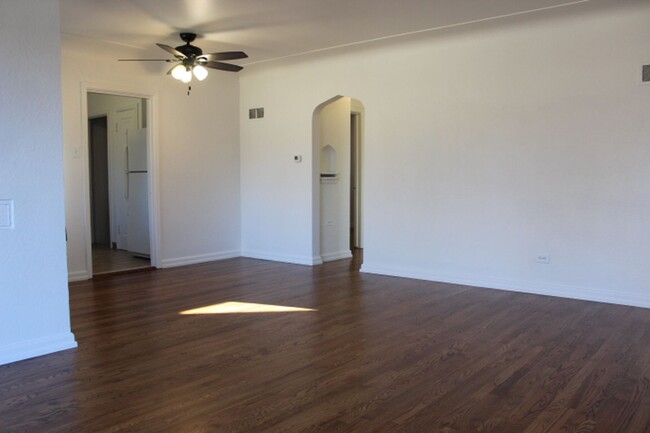 Foto del edificio - Charming 2 BR/ 1 3/4 BA home in Montclair ...