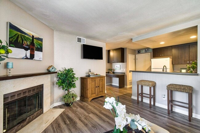 Living And Dining Area - Margarita Summit Apartments