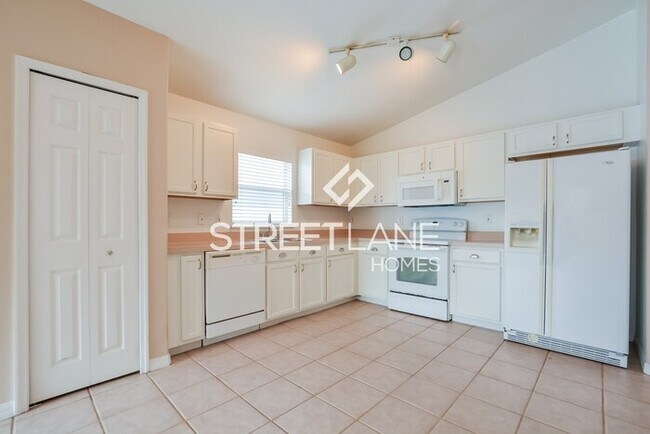Building Photo - Charming 3 Bedroom in Lake Mary!