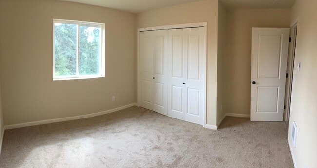 Building Photo - 197 Cloverdale Rd