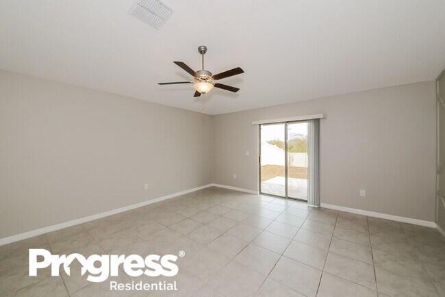 Foto del edificio - 15612 Charr Island St