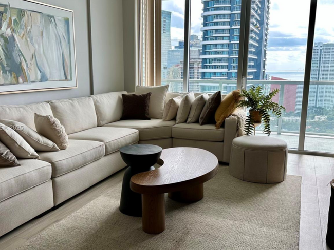 Foto del edificio - 79 SW 12th St