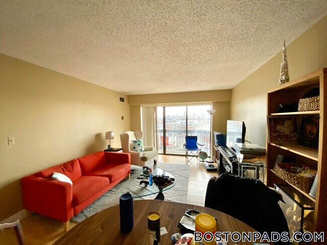 Building Photo - 15 N Beacon St