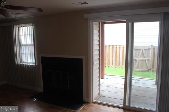 Foto del edificio - 611 Suffield Dr