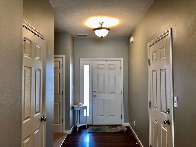 Building Photo - 3107 Osborne Dr