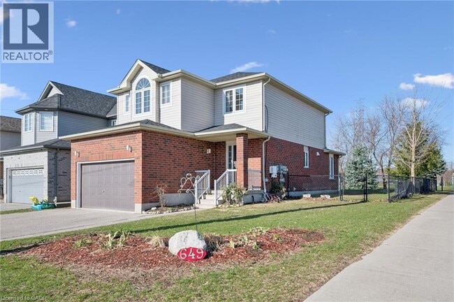 Building Photo - 649 Doon S Dr