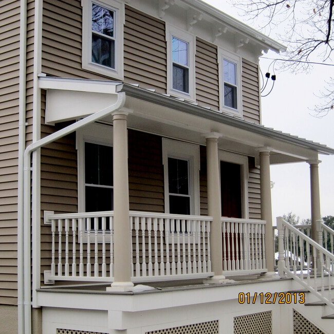 Foto del edificio - Charming Two-Story Home for Rent