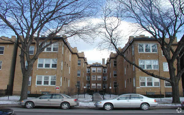 Building Photo - Damen Ave Apartments