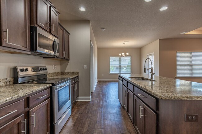 Building Photo - Move-In Ready Fairhope Home with Modern Fe...