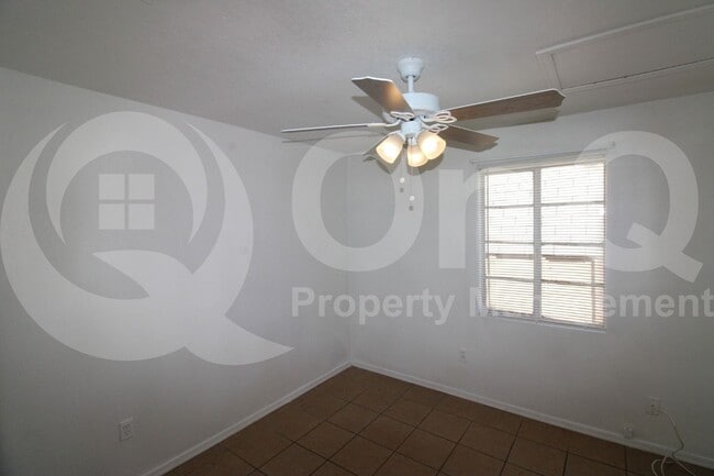 Foto del edificio - 3365 N Stone Ave