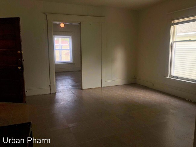 Foto del edificio - 1228 Alpine Ave NW