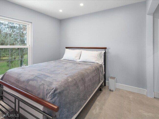 Foto del edificio - 220 39th Ave NW