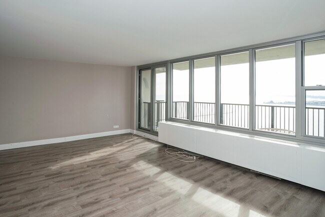 Building Photo - 400 E Randolph St