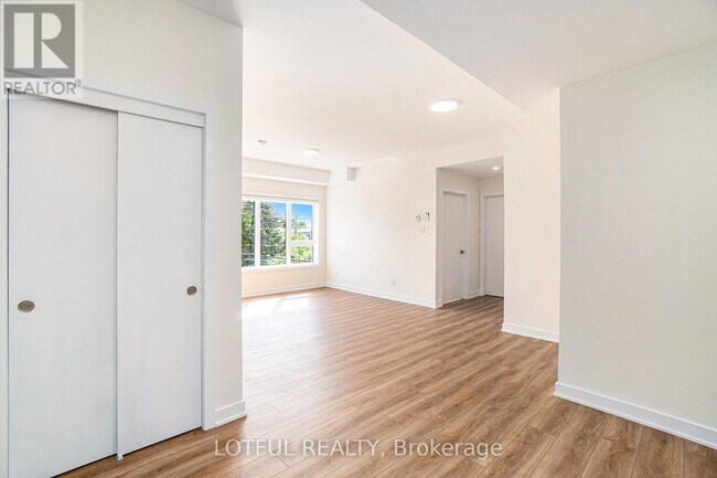 Photo du bâtiment - 630 Churchill Ave N