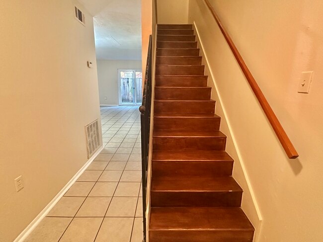 Building Photo - 2116 Manson Ave