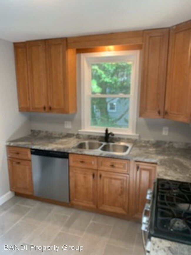 Building Photo - 2 br, 1 bath House - 120 W Dawes Avenue