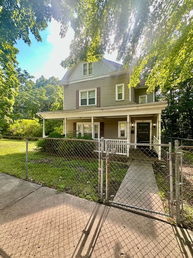 2416 Chestnut Ave, Kansas City, MO 64127 House Rental in Kansas City, MO