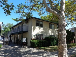 Building Photo - 1027 F St