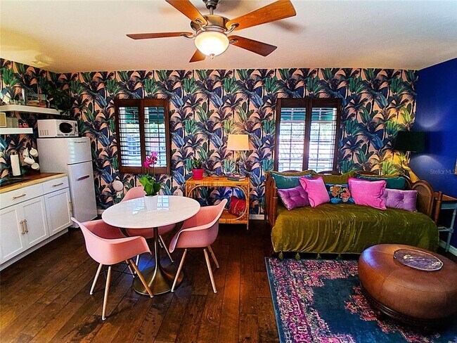 Foto del edificio - 451 Woodland Dr