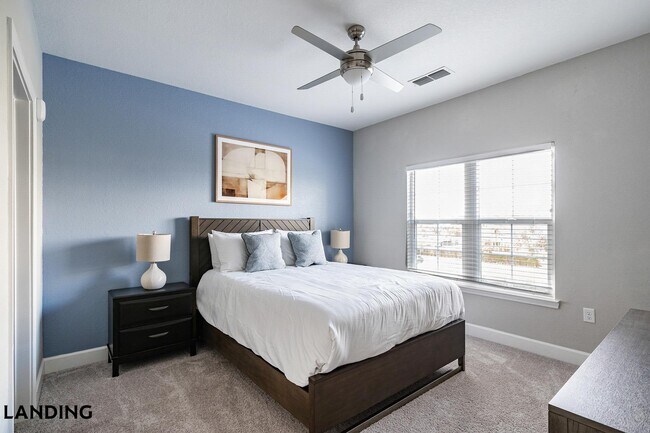Building Photo - 918 Aventine Dr