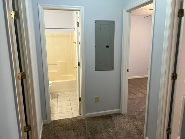 Foto del edificio - 121 Timber Ridge Dr