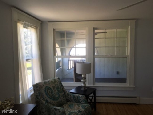 Building Photo - 1 br, 1 bath Condo - 20 Rodman  St 2 Unit 2