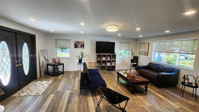 Foto del edificio - 205 NW 128th St