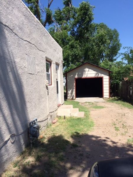 Building Photo - 2 BR 1 Bath