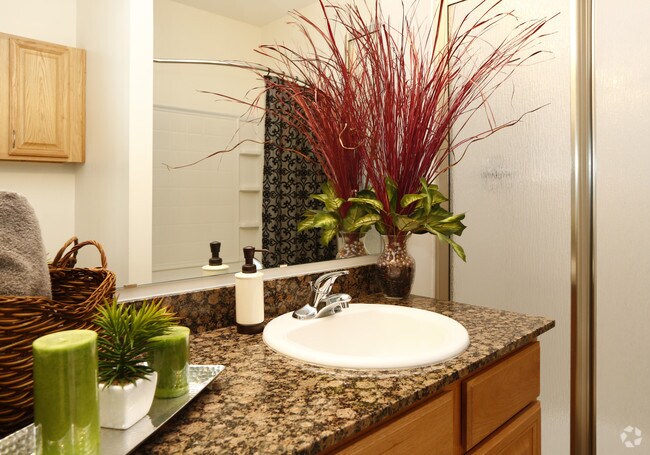 2HAB, 2BA - 1116 ft² The Ledge Stone- Cuarto de baño principal - Stone Gate