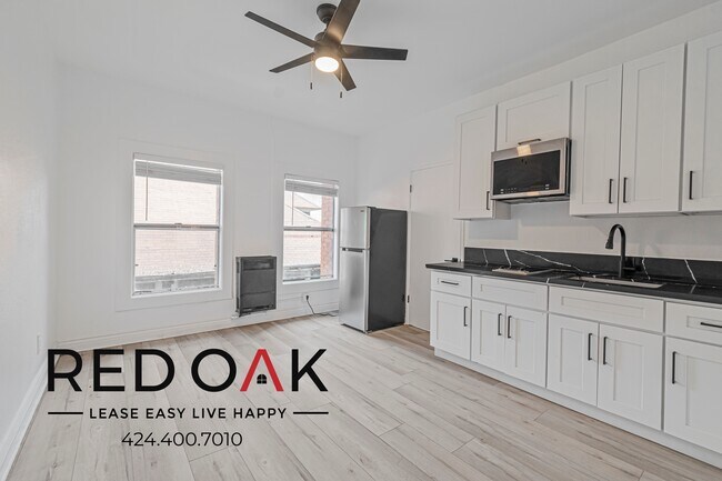 Foto del edificio - 744 Beacon Ave