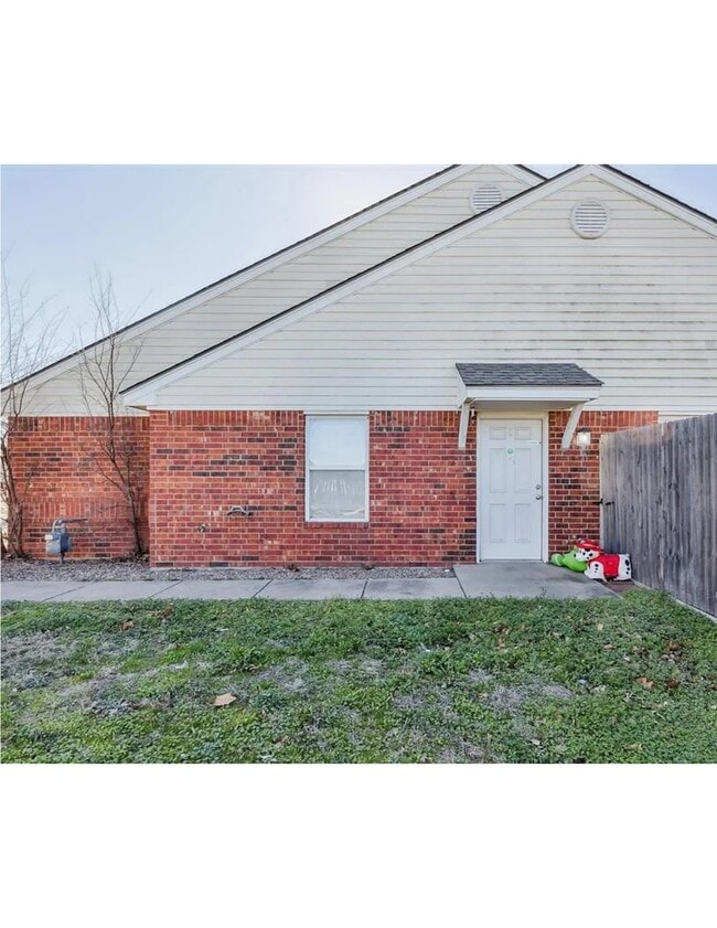 Building Photo - 602 Welston Cir
