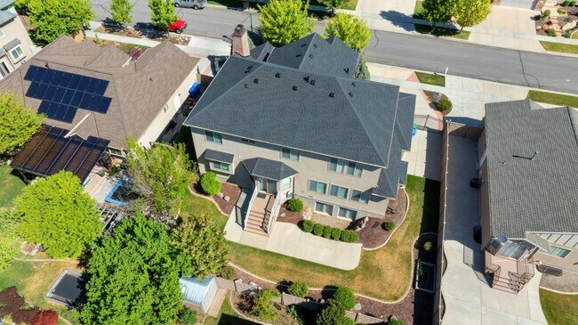Foto del edificio - Executive Furnished Home For Rent In Orem!
