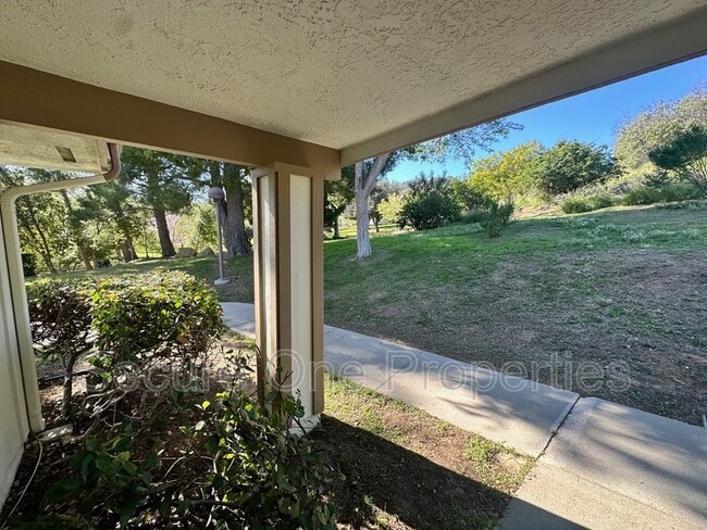 Foto del edificio - 10020 Larwin Ave