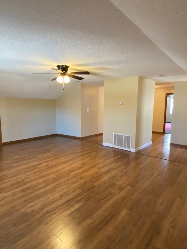 Building Photo - 513 S Jefferson St