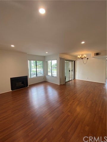 Building Photo - 4105 Apricot Dr