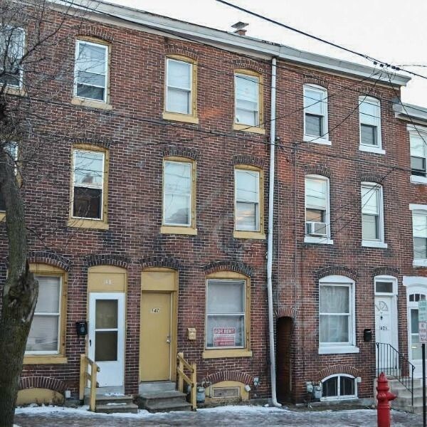 Primary Photo - 142 W Airy St