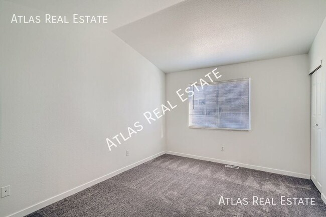 Building Photo - Spacious 4-Bed, 2-Bath Home at 17032 E Ark...