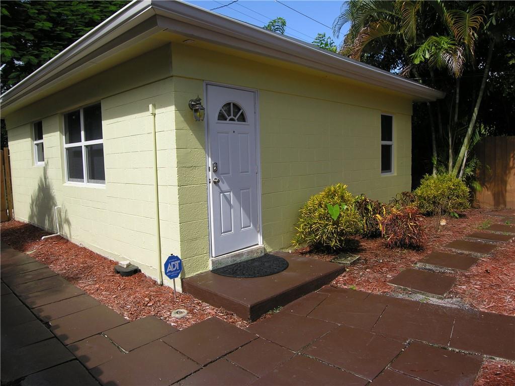 Primary Photo - 421 NE 12th Ave