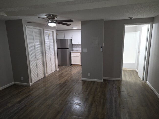 Foto del edificio - 734 N Country Acres Ave