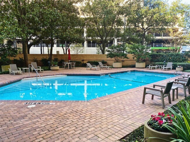 Foto del edificio - 14 Greenway Plz