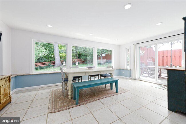 Building Photo - 4607 Exeter St