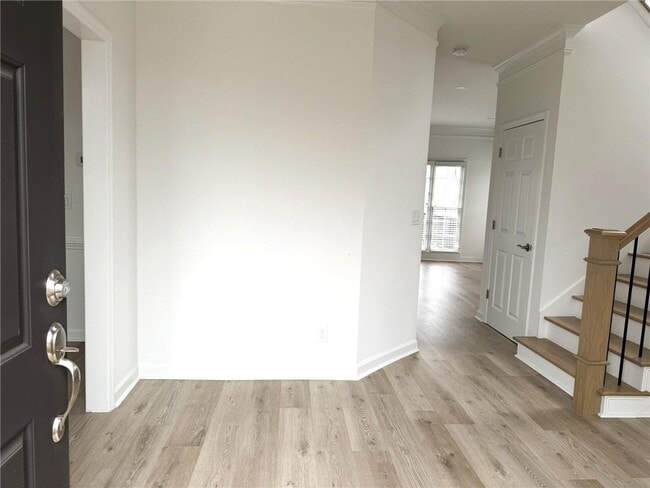 Building Photo - 4865 Chesterfield Ct